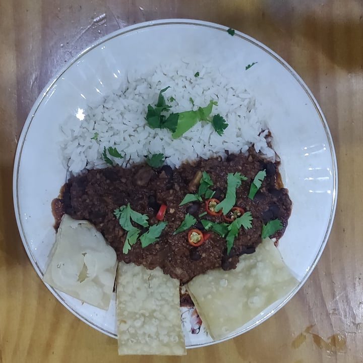 photo of O Burrito chili vegano con arroz shared by @joxi on  02 Aug 2022 - review