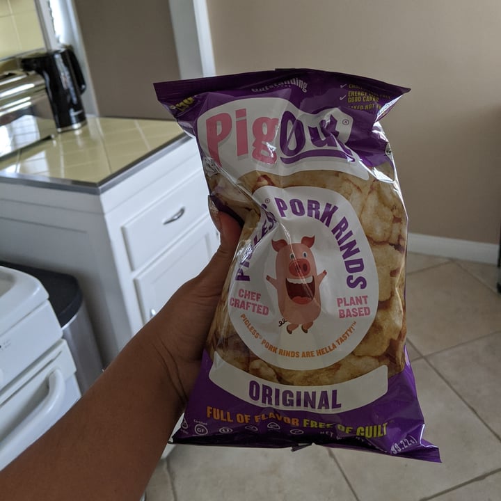 photo of Outstanding Foods Original pigless pork rinds shared by @vegohvegan on  26 Apr 2020 - review