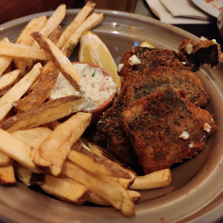 photo of Kong - Food Made With Compassion "Fish And Chips" With Tartar Sauce shared by @joanacruz on  22 May 2021 - review