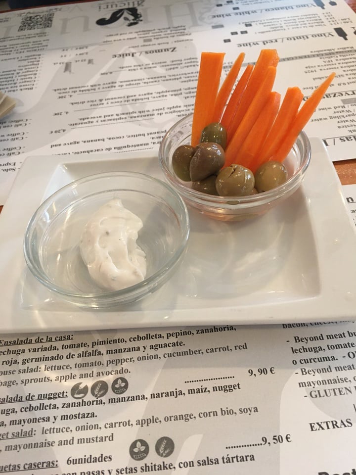 photo of Restaurante Hicuri Art Vegan Alioli con zanahorias shared by @mariamarie on  05 Sep 2022 - review