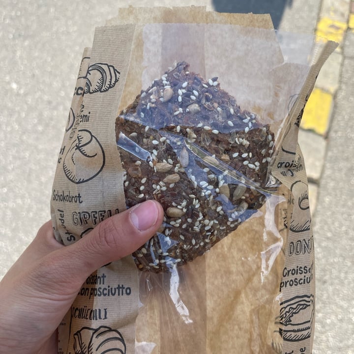photo of Migros Supermarkt YOU Protein brotli shared by @csquaree on  26 Apr 2022 - review