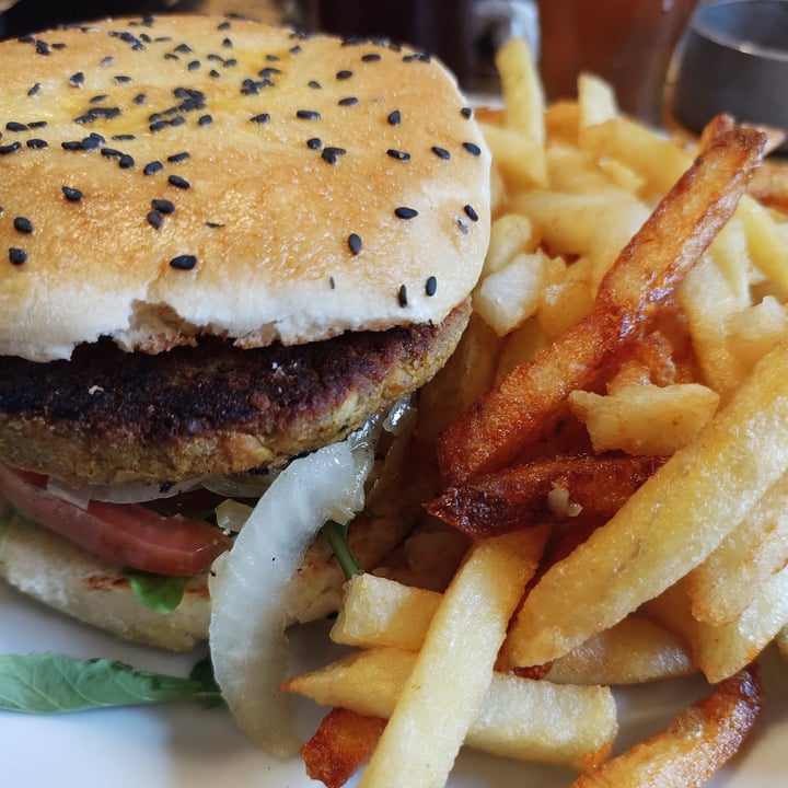 photo of Finnegan Hamburguesa vegana shared by @noeschulz on  05 Sep 2021 - review