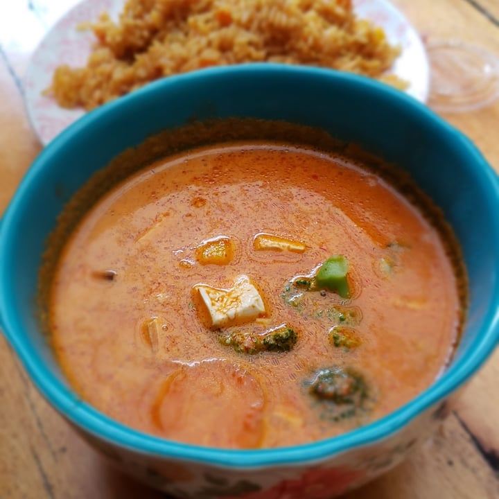 photo of Thai Thai Curry Rojo Con Tofu shared by @gustavoslaf on  12 Sep 2021 - review