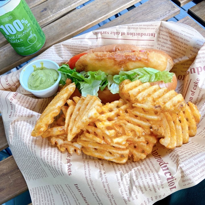 review photo of Lantau Southside Vegan Fish Po Boy shared by @lozwong on 02 Jan 2022 - review