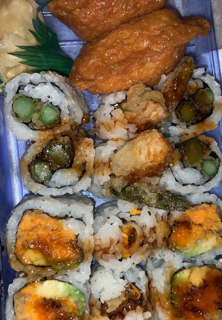 photo of Kibo Sushi Yam+avo sushi roll shared by @mmmarissa on  20 Apr 2020 - review