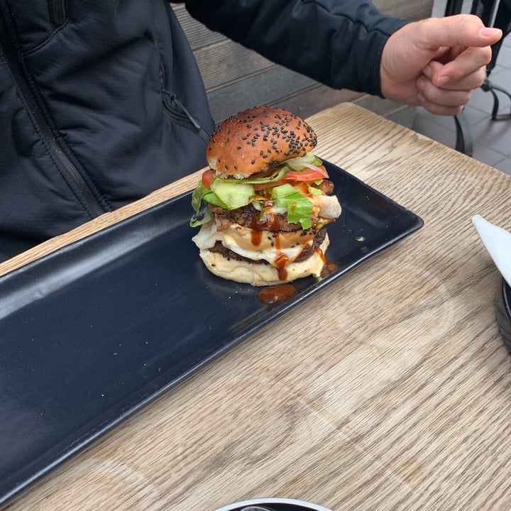 photo of Hudsons The Burger Joint (Gardens) Infinity Burger shared by @peppadew on  20 Sep 2020 - review