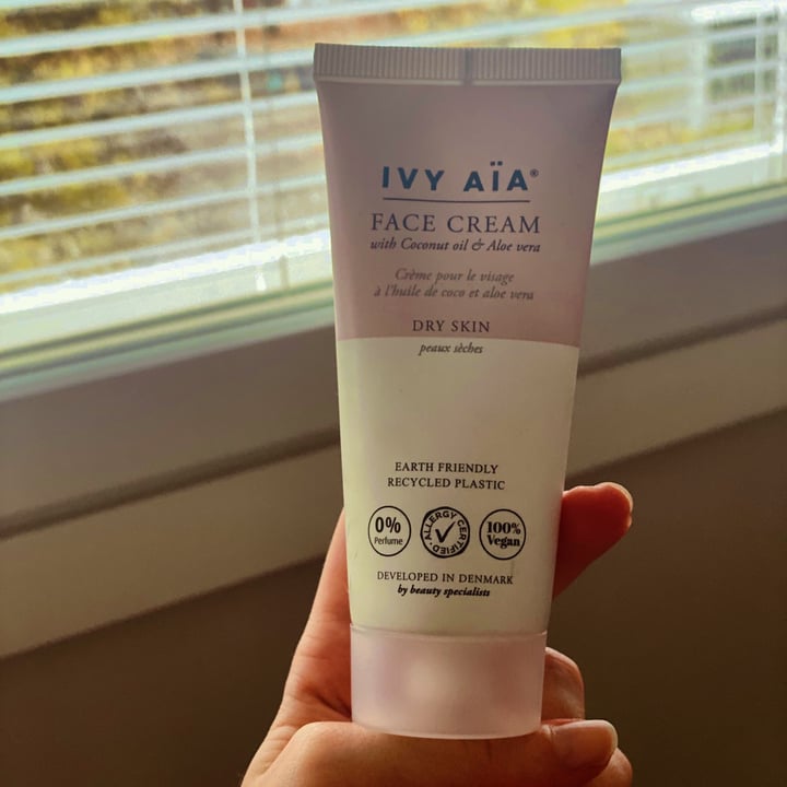 photo of Ivy Aïa Face Cream With Coconut Oil And Aloe Vera (dry Skin) shared by @hey-itsclau on  15 Oct 2022 - review