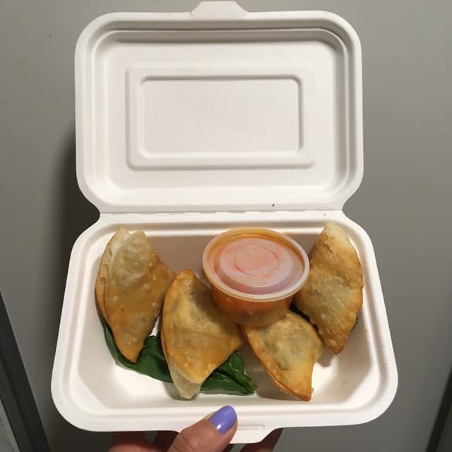 Photo of the dish “Samosas fritas”