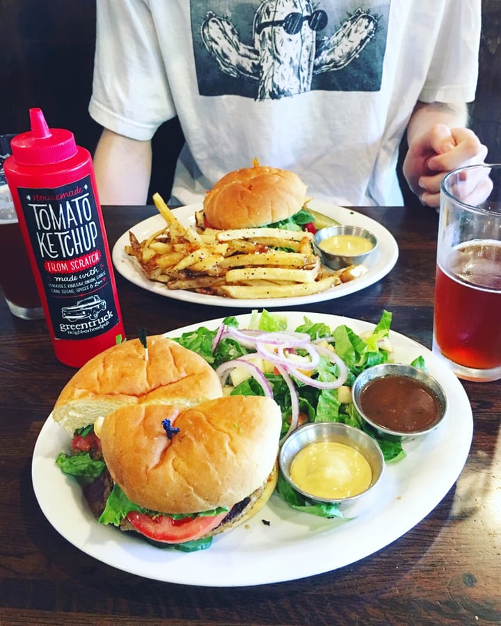 photo of Green Truck Neighborhood Pub Green Truck Classic Burger shared by @plantsinmypants on  15 May 2019 - review