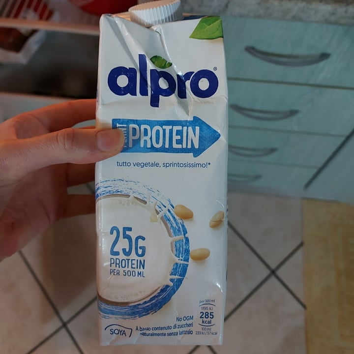 photo of Alpro Soy Milk Plant Protein 25g shared by @sofia-db on  18 Mar 2021 - review