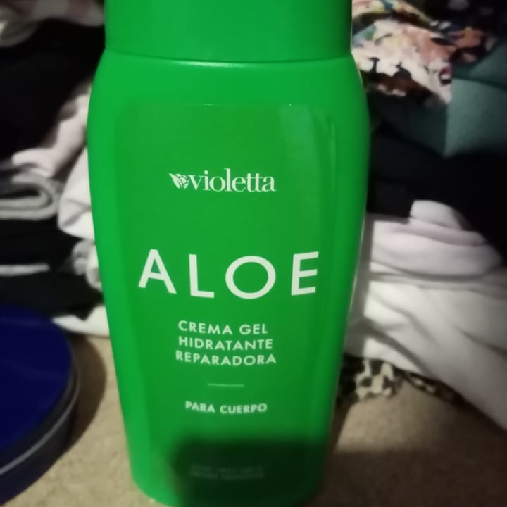 photo of Violetta cosméticos Aloe crema gel cuerpo shared by @solagosttinacappella on  19 Oct 2021 - review