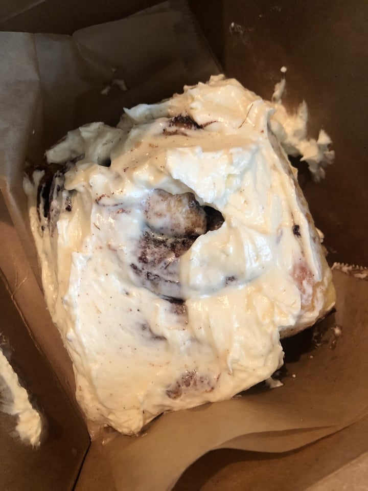 photo of Vida Vegan Co Cream Cheeze Cinnamon Roll shared by @atsang on  15 Sep 2019 - review