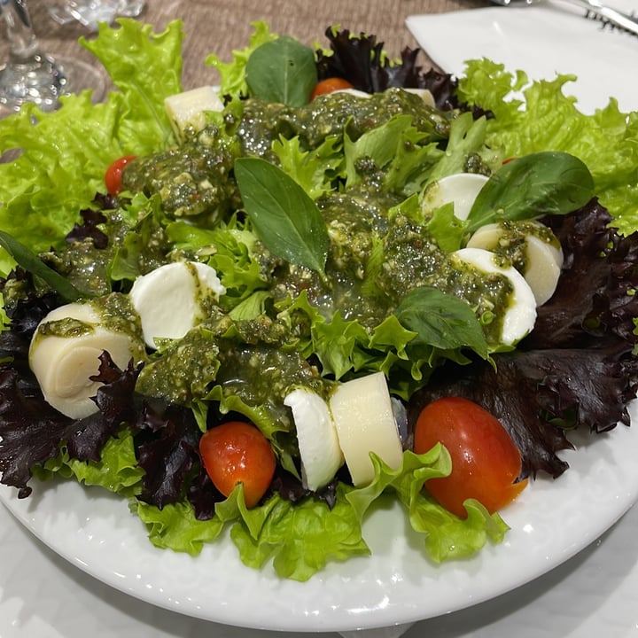 photo of Laghetto Stilo Vita Salada Ao Molho De Pesto shared by @carlaps on  17 Jun 2022 - review