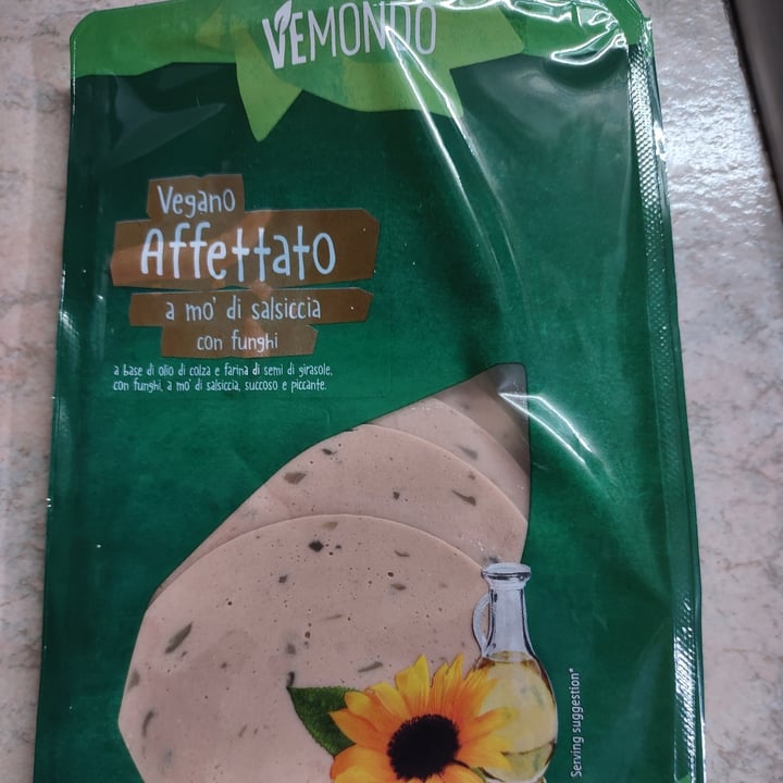 photo of Vemondo Vegan Affettato A Mo’ di Salsiccia Con Funghi shared by @alexbeth98 on  11 Jan 2022 - review