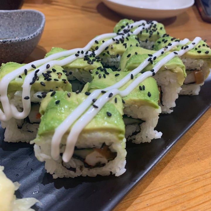 photo of Lucky Cat Avocado Maki shared by @piggy-egg on  07 Feb 2022 - review