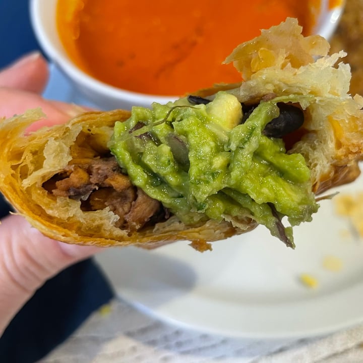 photo of Innocent Yesterday Chick'n & Black Bean Empanada shared by @veganfoodcrazy on  09 Nov 2022 - review