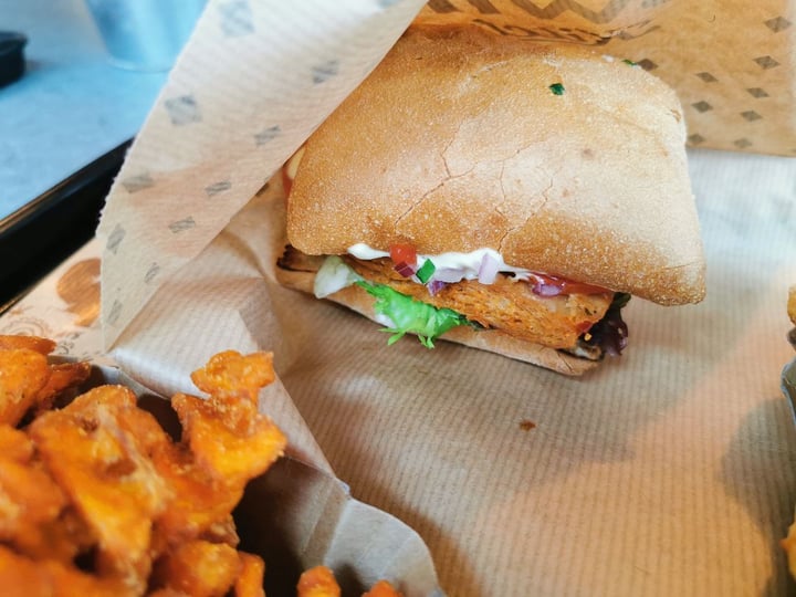 review photo of Real Vegan Burger Chicago Edgy Burger shared by @nicowhoso on 16 Mar 2020 - review