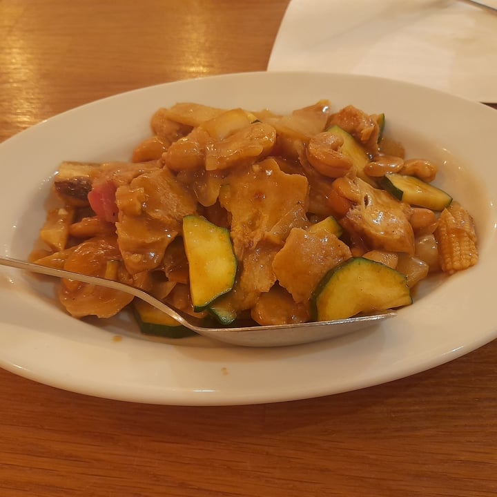 photo of Vegebowl Paris Cashew Chicken shared by @alice50 on  02 Nov 2022 - review