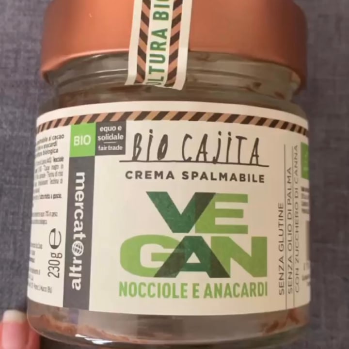 photo of Altro mercato Bio cajita nocciole e anacardi shared by @albierobiby on  03 Jun 2022 - review