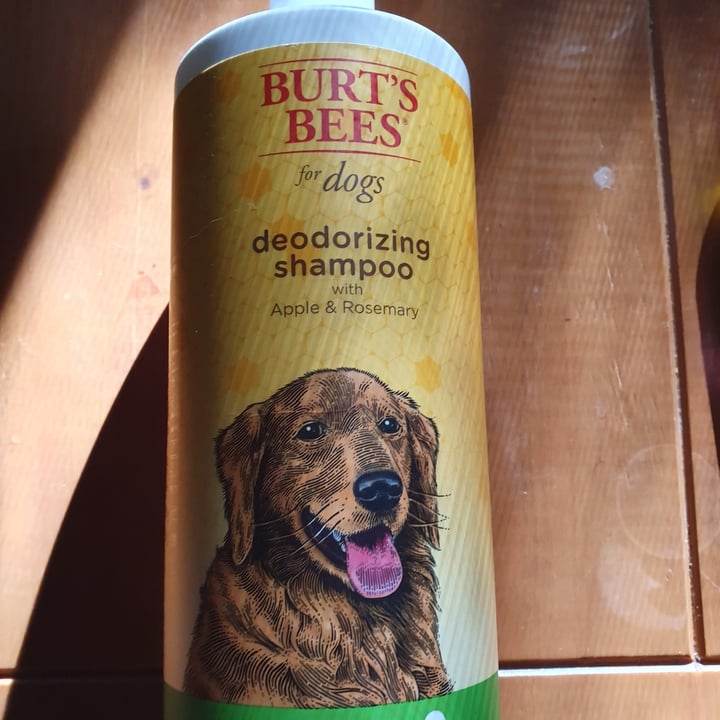 photo of Burt’s Bees Deodorizing Shampoo For Dogs shared by @paniwilson on  23 Jun 2021 - review