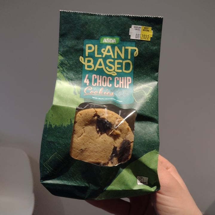 photo of Asda Plant Based  Chocolate chip cookies shared by @thedappervegan on  10 Feb 2022 - review