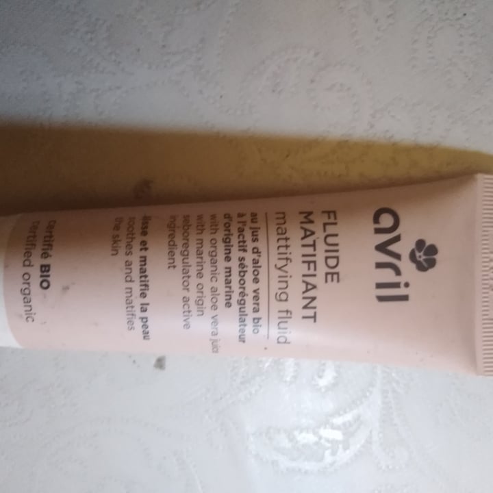 review photo of Avril Base trucco opacizzante shared by @antotantoveg on 01 Dec 2021 - review