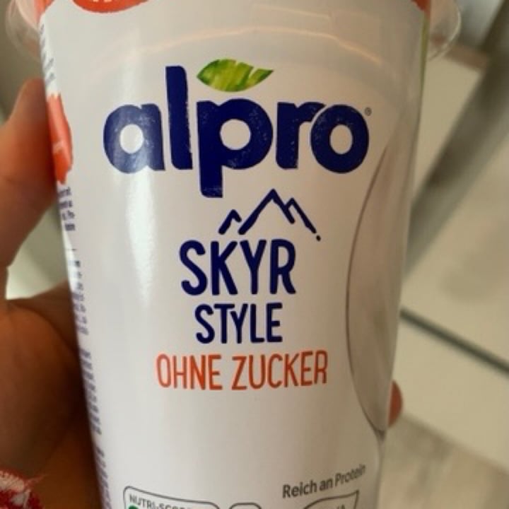 photo of Alpro Skyr Style Ohne Zucker shared by @zartfuehlend on  29 Apr 2020 - review