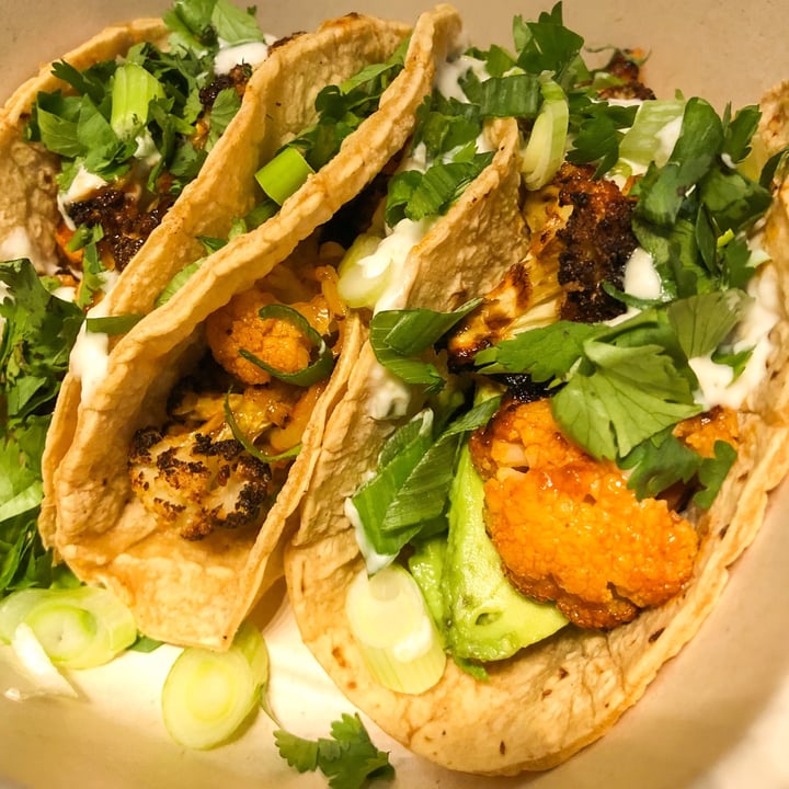 photo of LYFE Kitchen Buffalo Cauliflower Tacos shared by @veganintheham on  14 Sep 2020 - review