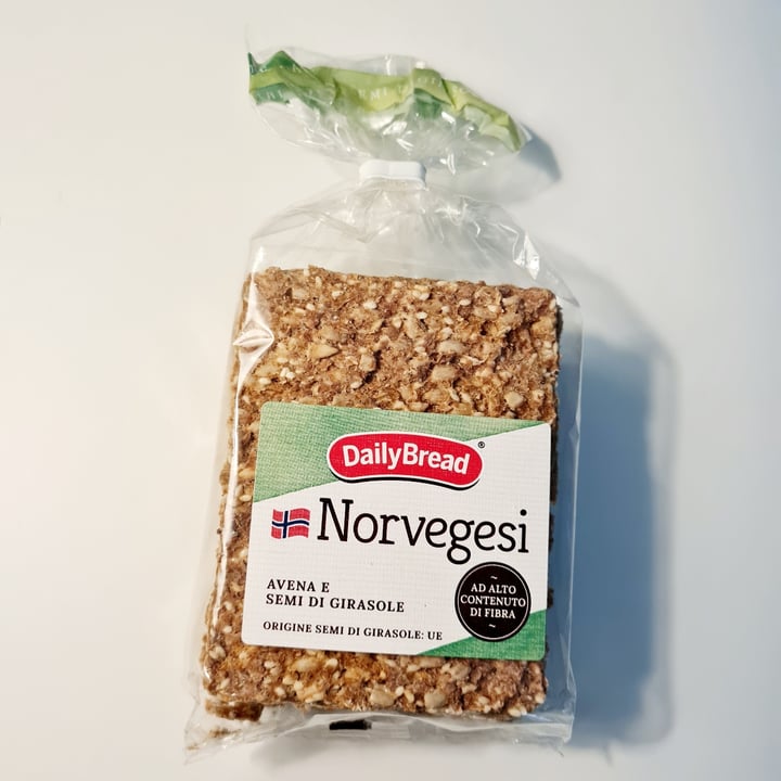 photo of DailyBread Norvegesi avena e semi di girasole shared by @fedelups on  09 May 2022 - review