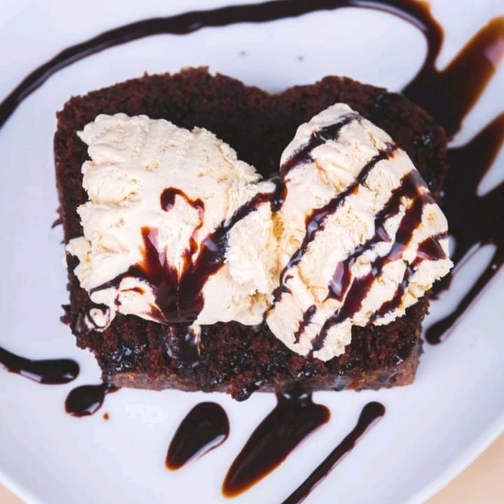 photo of Bambú Brownie con helado shared by @serxoo on  30 Oct 2020 - review