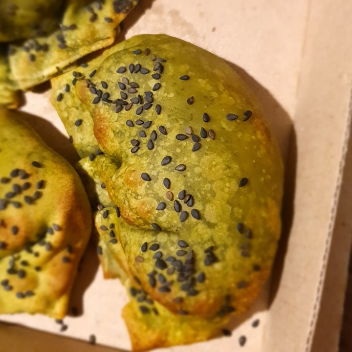 review photo of La Veganatta Empanada Humita shared by @naifdelsur on 16 May 2021 - review