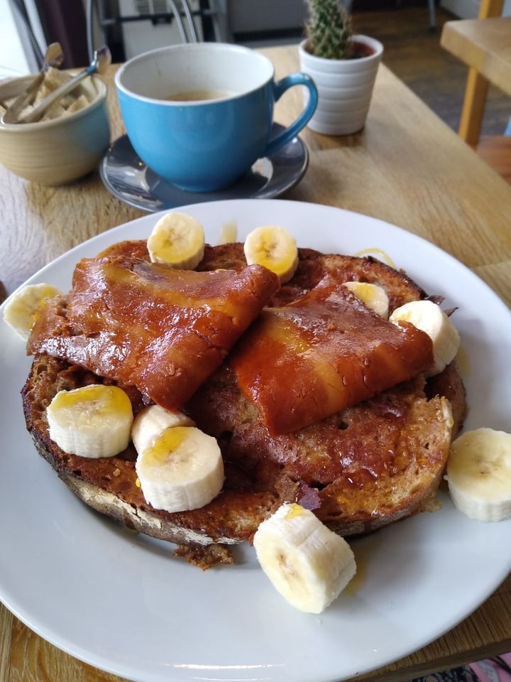 photo of Chapter One Coffee Shop French toast with bacon, maple syrup and banana shared by @louiseestperdue on  09 Jan 2020 - review