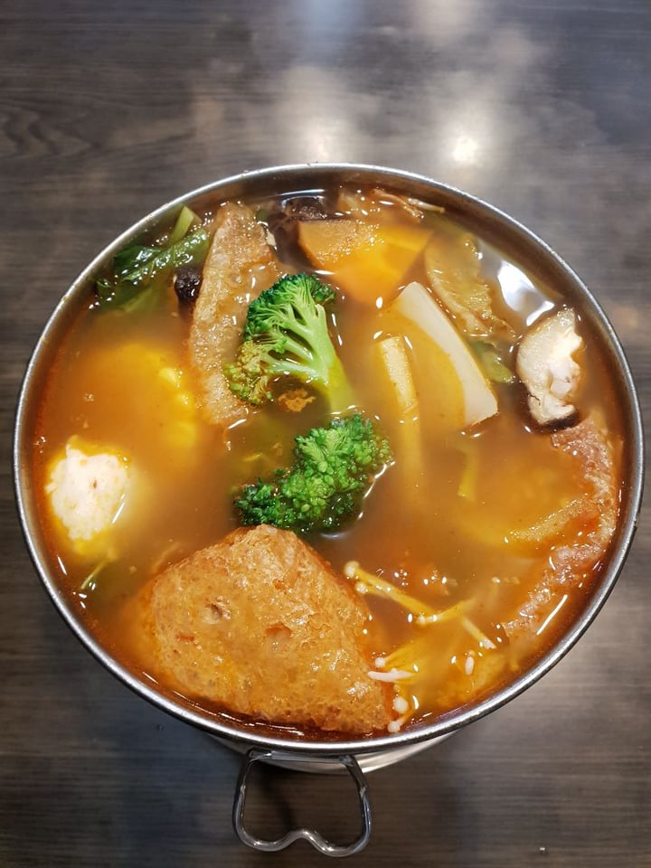 photo of North South East West Fusion Vegetarian Cuisine Tom Yum Hotpot shared by @starzshells on  16 Dec 2018 - review