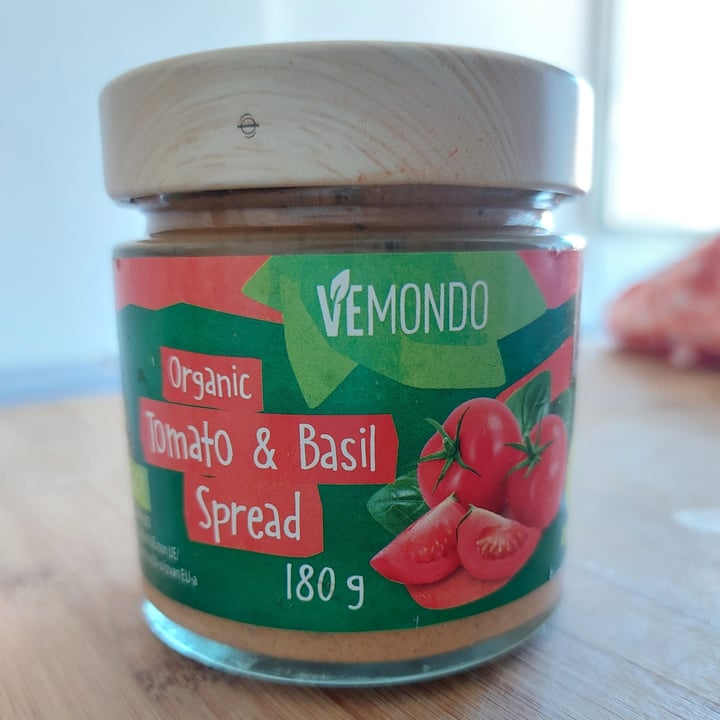photo of Vemondo  crema pomodoro e basilico shared by @bluelewis on  04 Aug 2022 - review