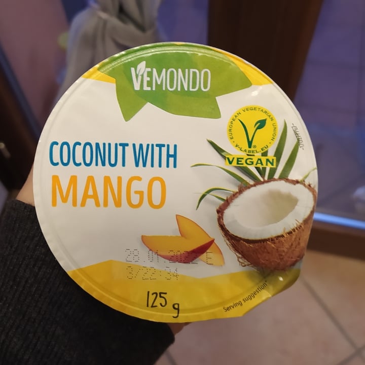 photo of Vemondo Yogurt Cocco e Mango shared by @valy on  17 Jan 2022 - review