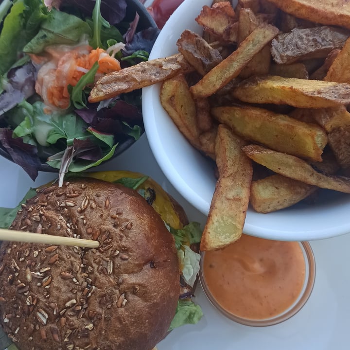 photo of Beet Crispy Burger shared by @annamiou on  14 May 2022 - review
