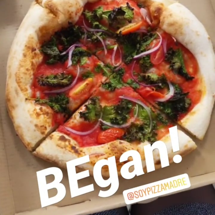 photo of Pizza Madre Pizza Vegana Con Kale shared by @cardolina on  24 Nov 2020 - review