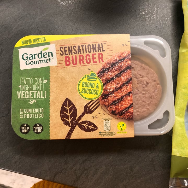 review photo of Garden Gourmet Sensational Burger shared by @rebeccavegan on 09 Apr 2022 - review