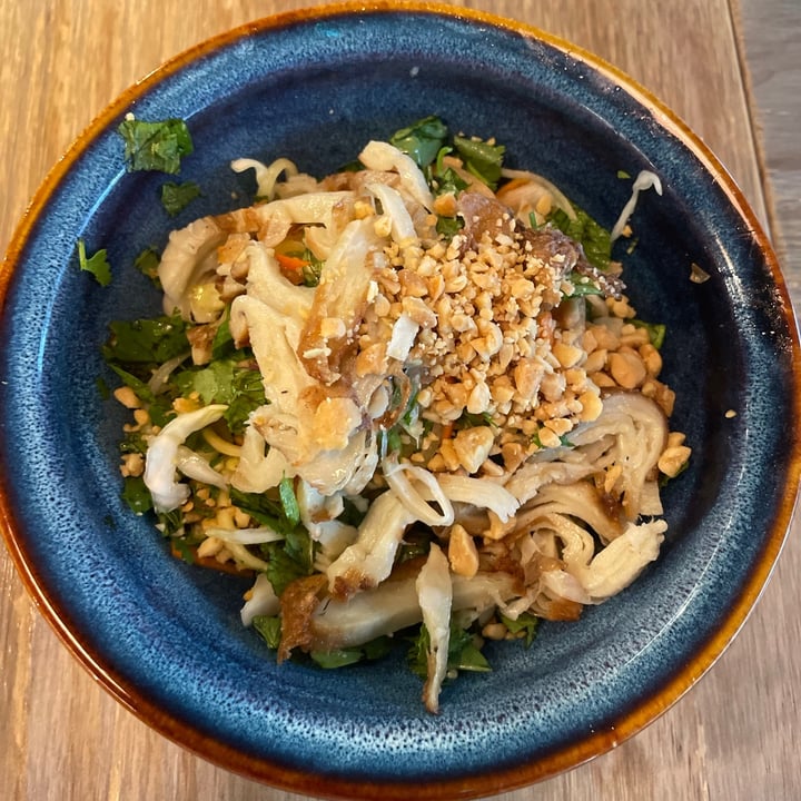 photo of The Kind Bowl Rainbow Salad shared by @lyndiejw on  06 May 2021 - review