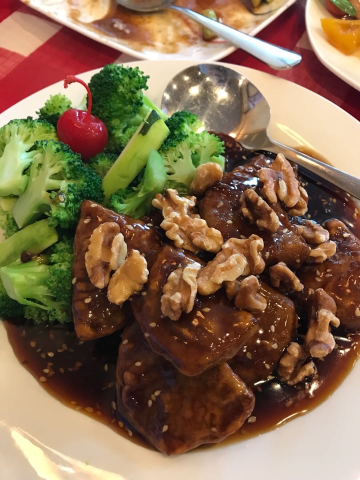 photo of Yuan Fu Vegetarian Vegan Beef with Walnuts shared by @kishoriturner on  22 Aug 2019 - review