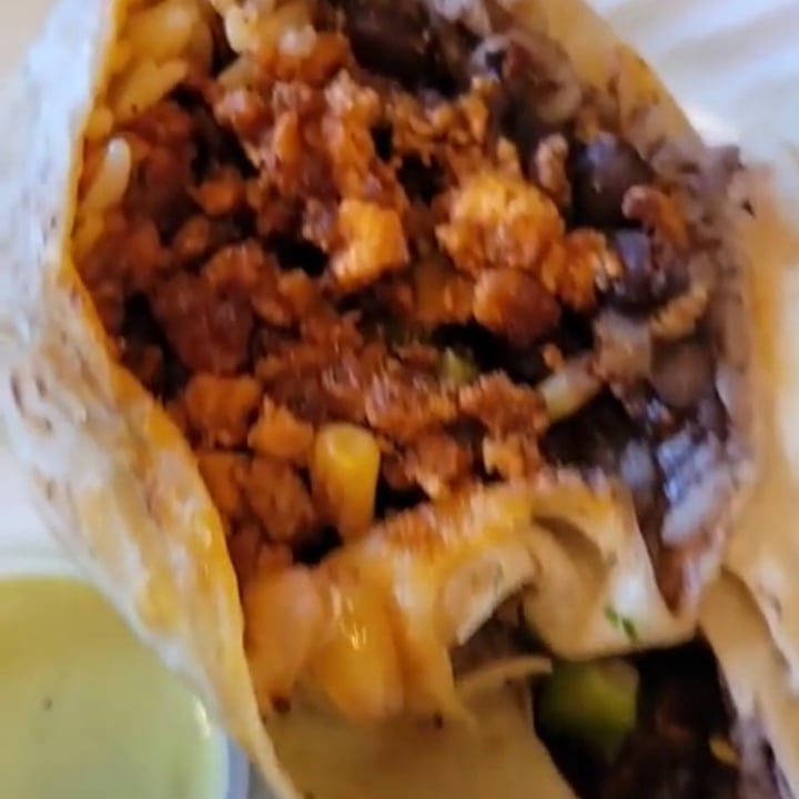 photo of BARRIO14 Vegan Burrito shared by @geurda20 on  18 Jun 2022 - review