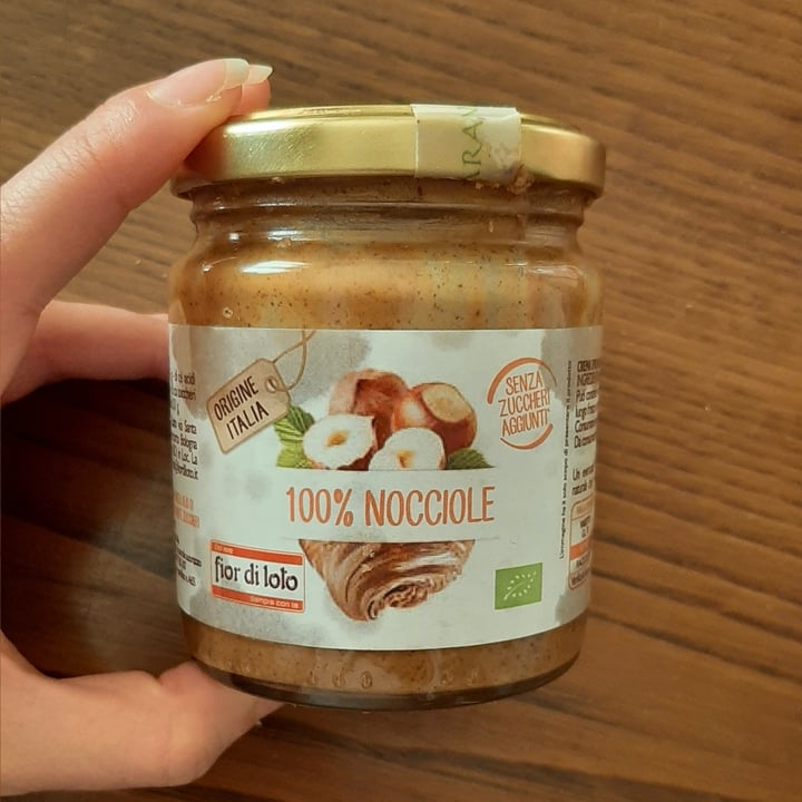 photo of Fior di Loto Crema 100% Nocciole shared by @beatricepillitteri on  13 Mar 2022 - review