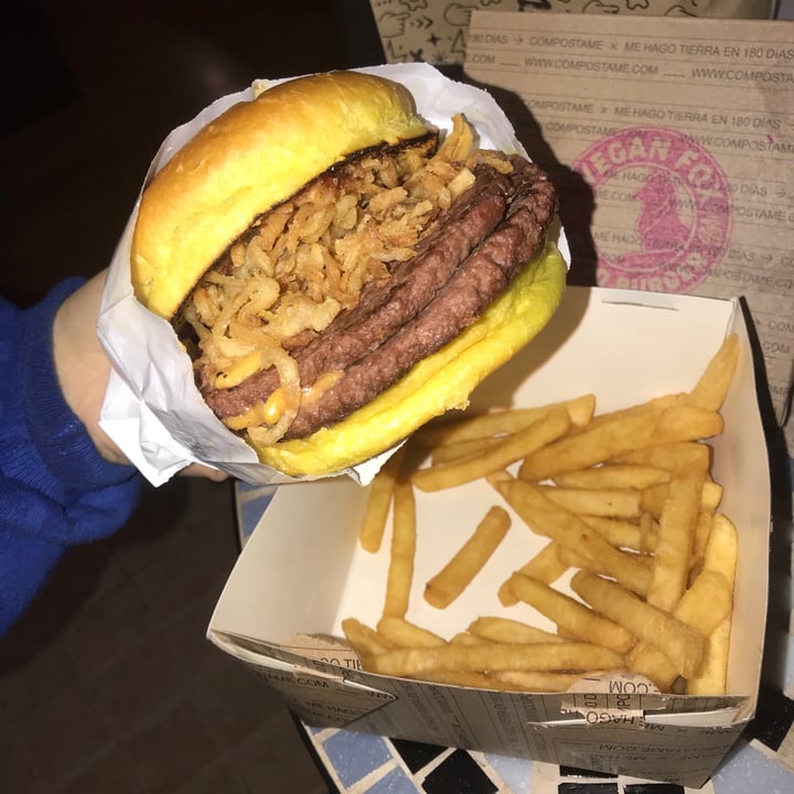 photo of VEGAN FOX Vegmac Burger shared by @trinu on  19 May 2021 - review