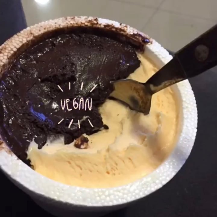 photo of Lucciano´s Palermo Soho Helado De Chocolate Amargo Vegano shared by @dagustina on  04 Apr 2021 - review