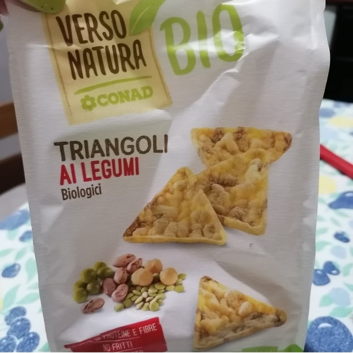 photo of Verso Natura Conad Veg Triangoli ai legumi shared by @angieliberatutti on  01 Oct 2021 - review