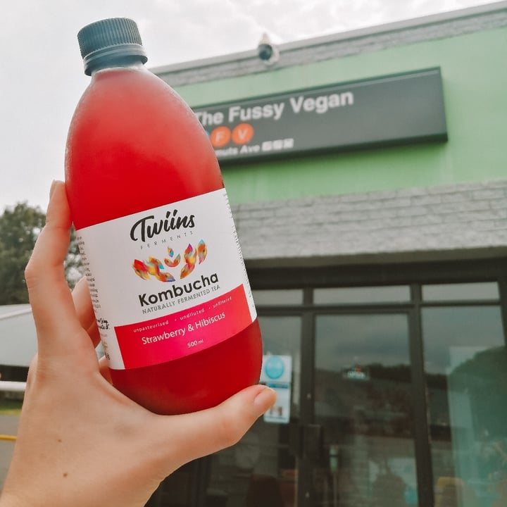 photo of Twiins ferments Strawberry & Hibiscus Kombucha shared by @holisticallyjess on  11 Oct 2021 - review