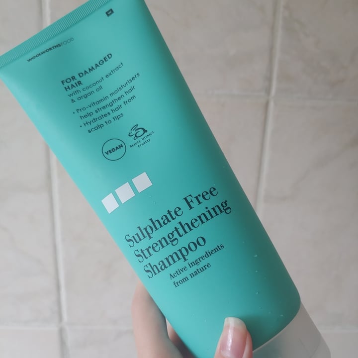 photo of Woolworths Sulphate Free Strengthening Shampo shared by @veganonthesavannah on  10 Mar 2022 - review