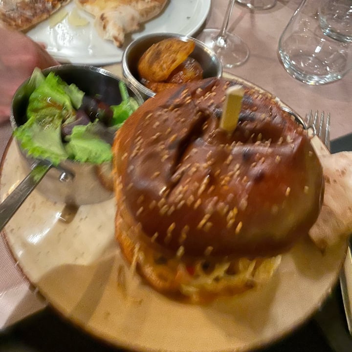 photo of Ružmarin Vege burger shared by @illi98 on  21 Apr 2022 - review