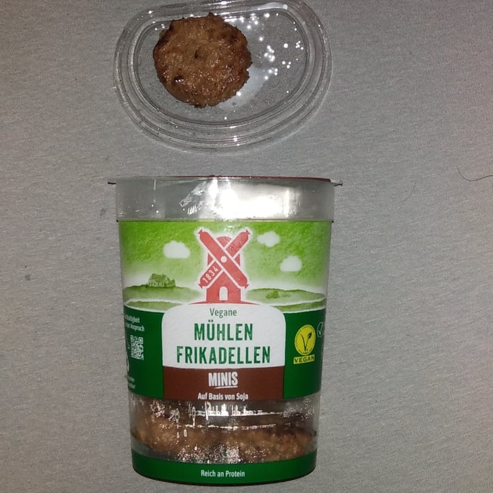 photo of Rügenwalder Mühle Vegane Mühlen Frikadellen (Minis) shared by @sirxvx on  19 Dec 2022 - review