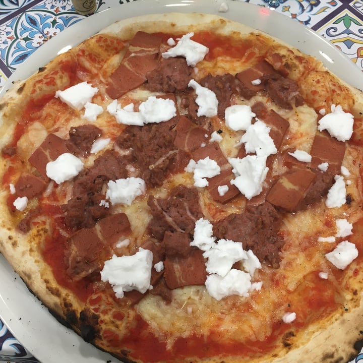 photo of Marimba street food & pizza (pizzeria Marimba) Pizza Cavernicola shared by @mariacossu on  03 Oct 2021 - review